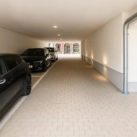 Appartement Modern Free Parking Free Wifi Fully Equipped 1 To 4 Guests