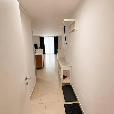 Appartement Modern Free Parking Free Wifi Fully Equipped 1 To 4 Guests Wolkersdorf